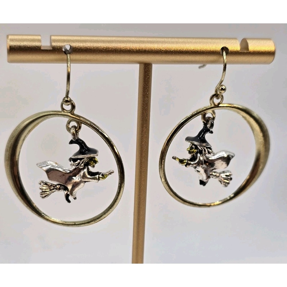 Avon 2008 Flying Witch Earrings Halloween‎ Dangle Gold Tone Hoop Vintage Costume - Picture 10 of 10